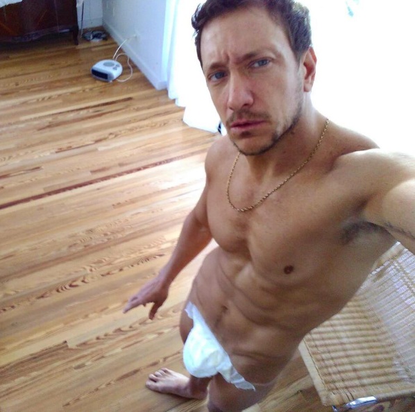 El eterno femenino de una imaginativa pintora