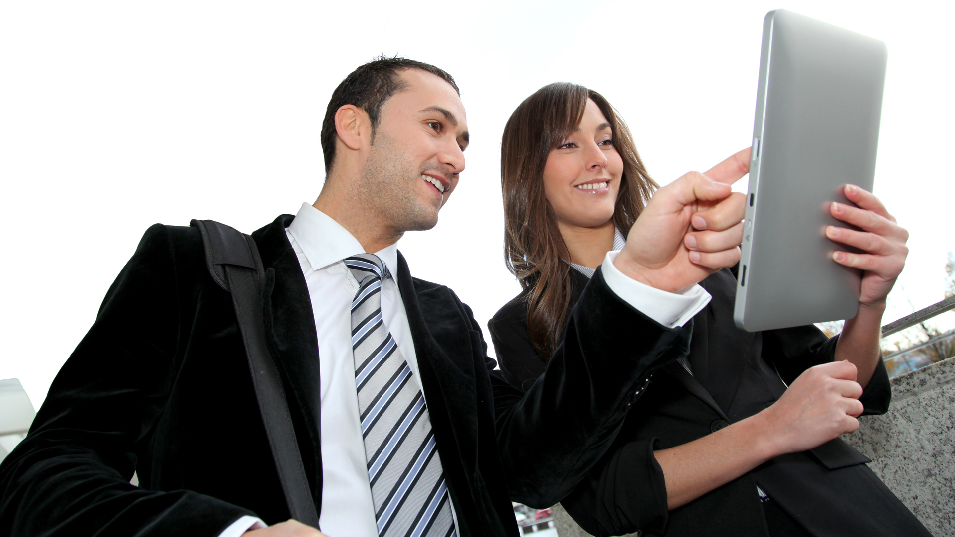 El eterno femenino de una imaginativa pintora