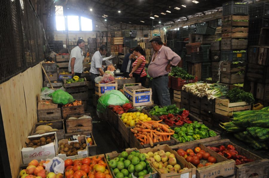 El eterno femenino de una imaginativa pintora