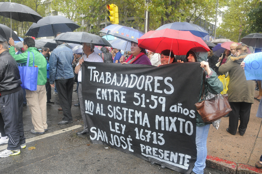 El eterno femenino de una imaginativa pintora