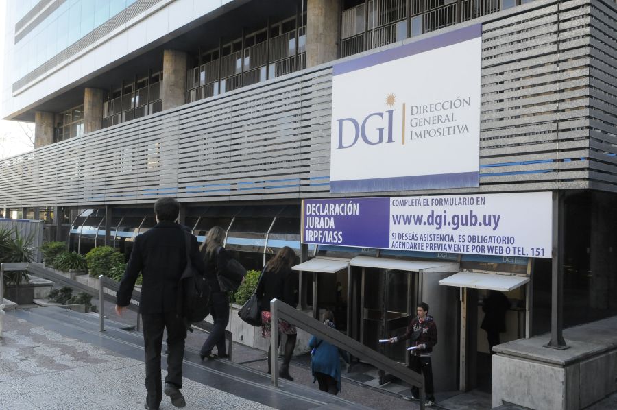 El eterno femenino de una imaginativa pintora