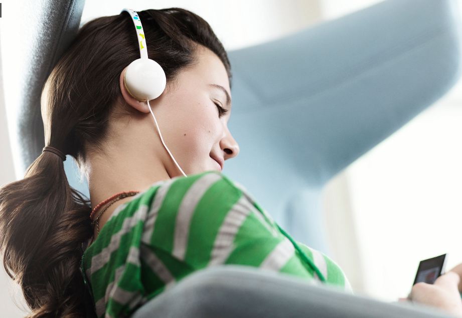 El eterno femenino de una imaginativa pintora