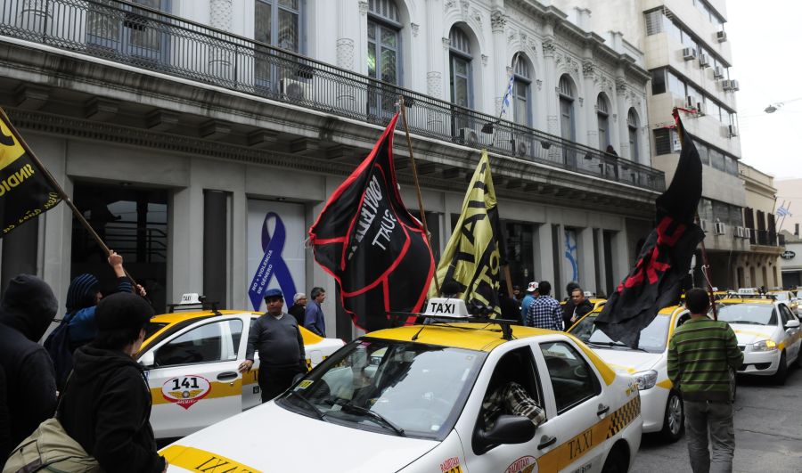 El eterno femenino de una imaginativa pintora