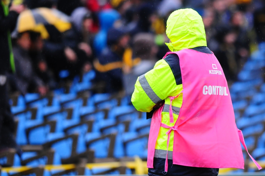 El eterno femenino de una imaginativa pintora