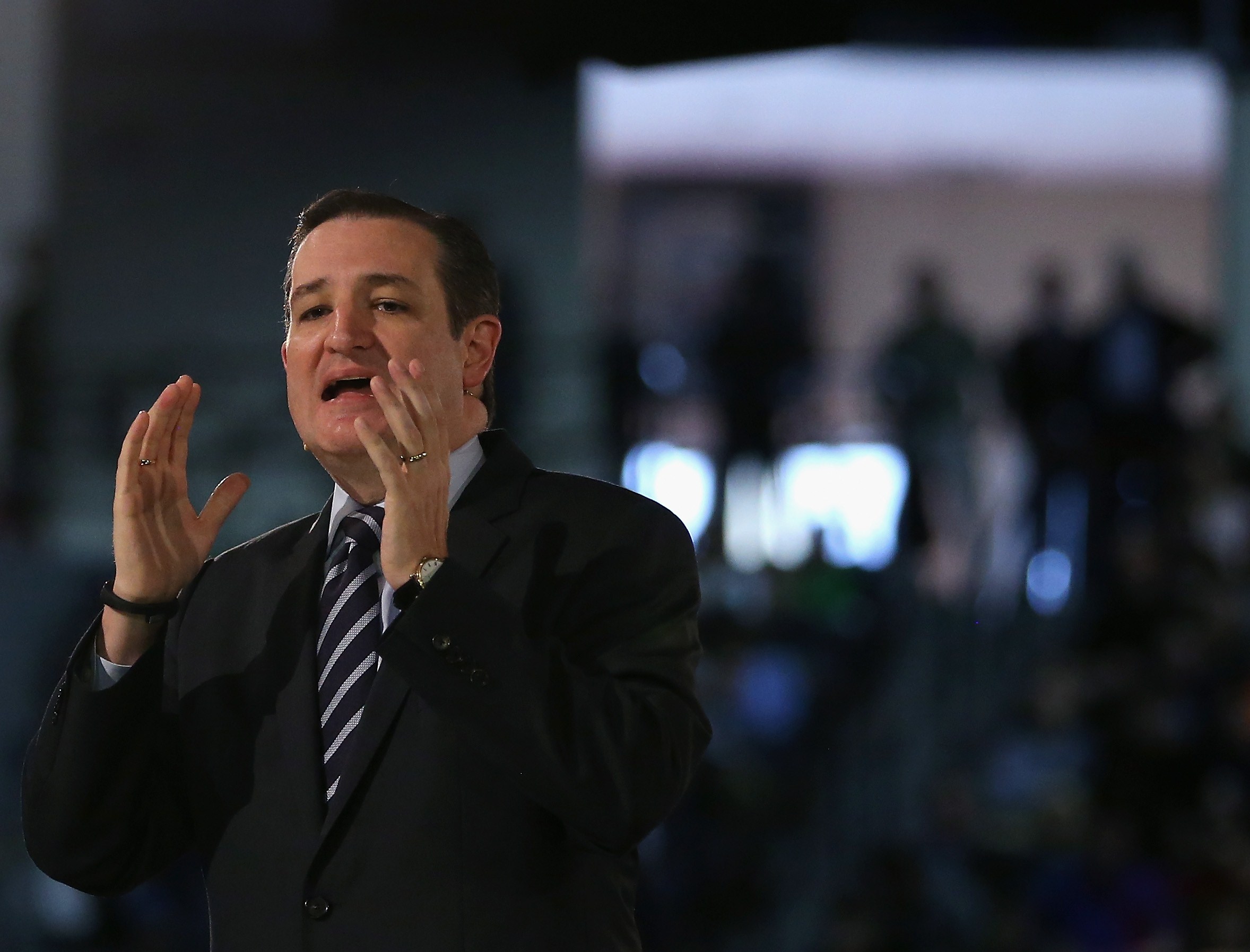 El eterno femenino de una imaginativa pintora