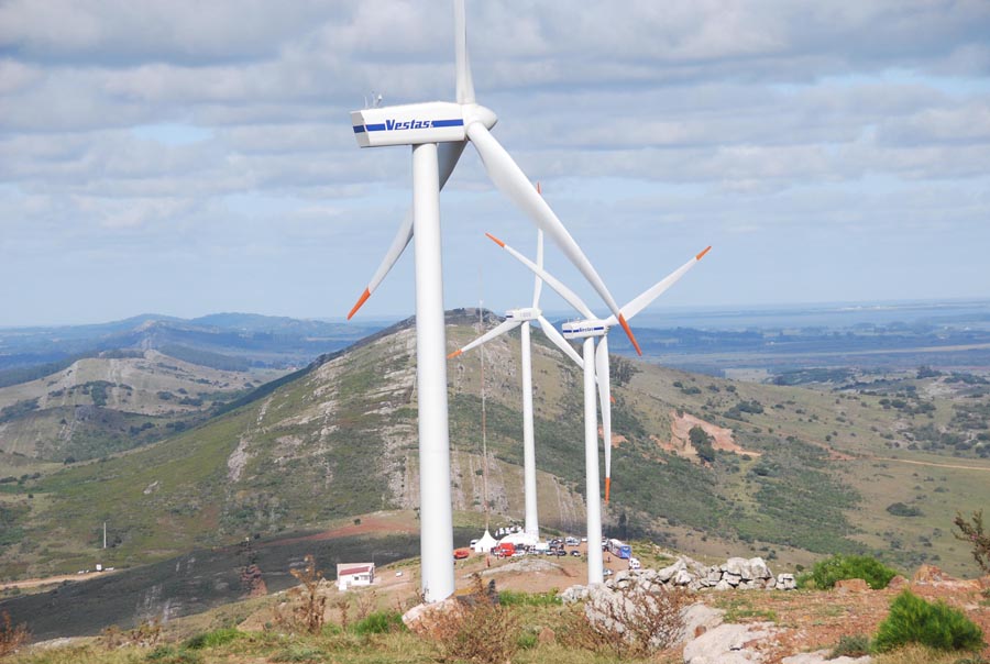 El eterno femenino de una imaginativa pintora