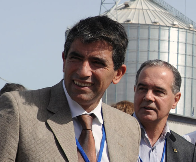 El eterno femenino de una imaginativa pintora