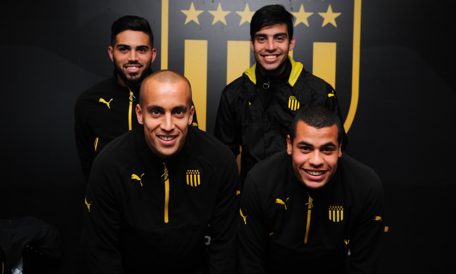 El eterno femenino de una imaginativa pintora