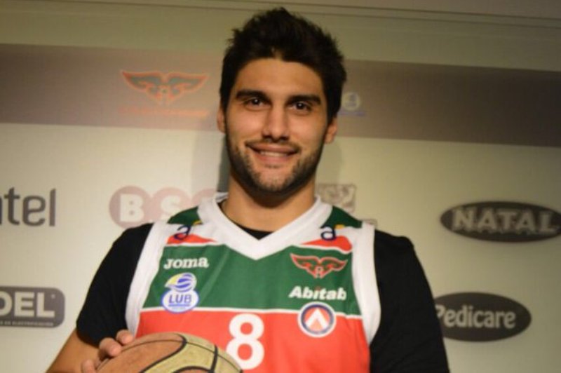 El eterno femenino de una imaginativa pintora