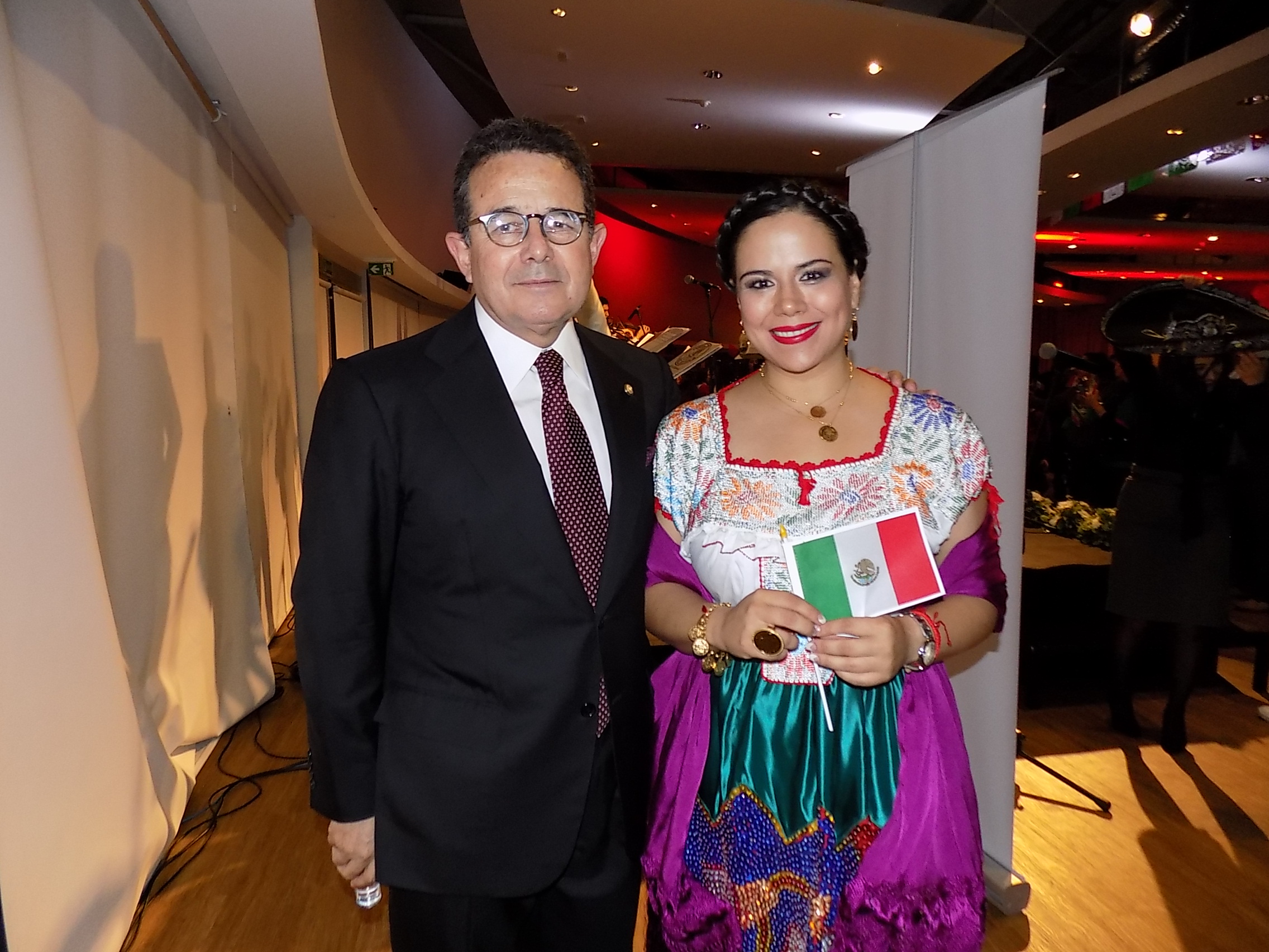 Embajador de México Francisco Arroyo Veira, Erika Arroyo Veira.