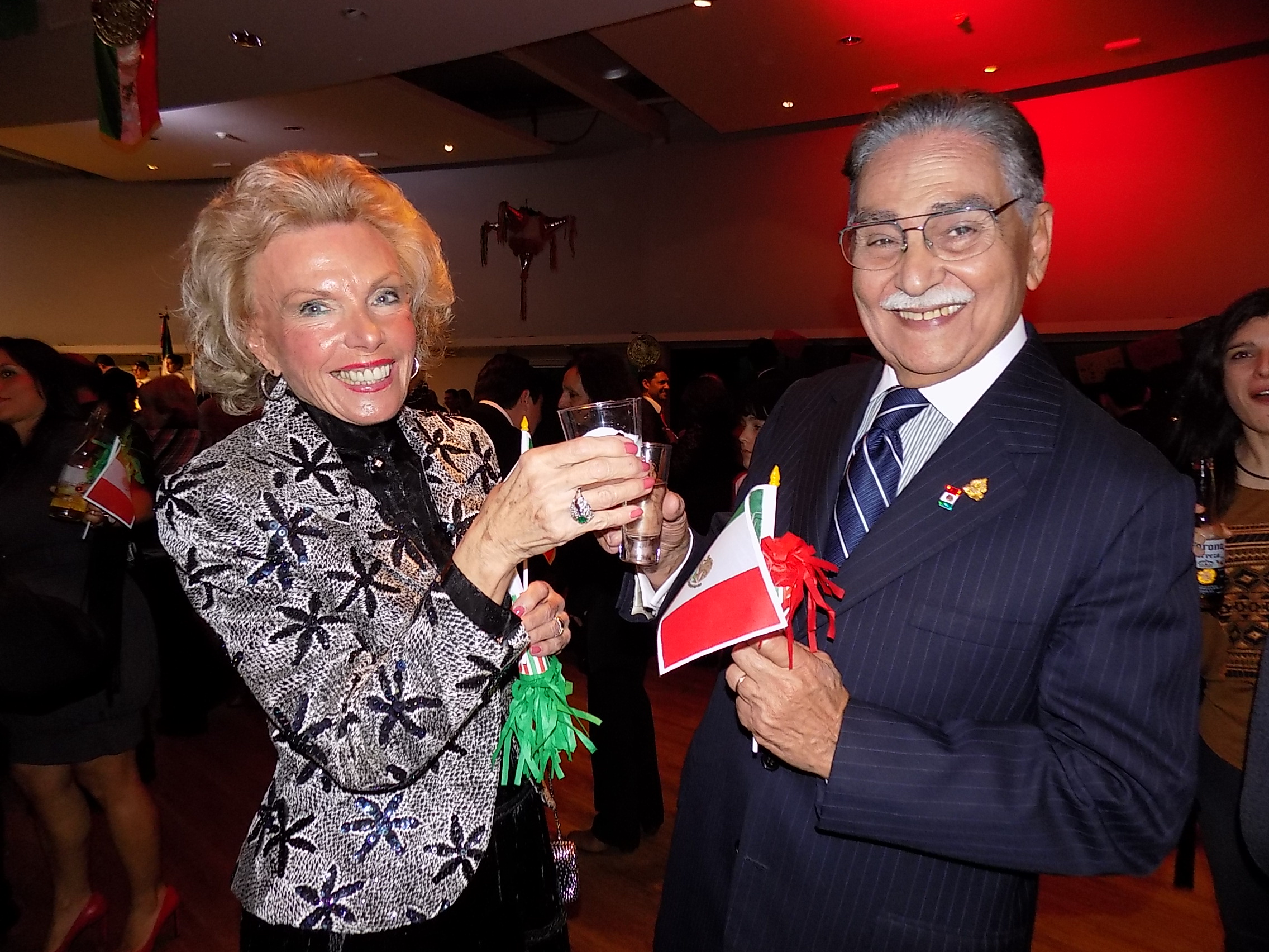 Lorena Horné, Embajador de Honduras Luis Ramón Ortiz.