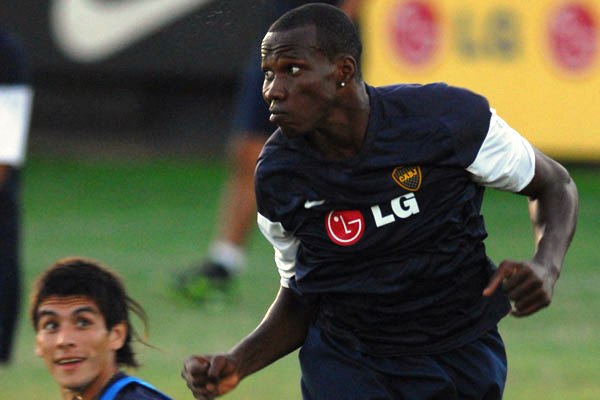 El eterno femenino de una imaginativa pintora