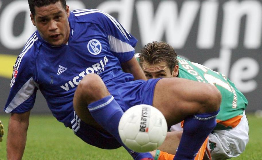 Defendió al Schalke 04 en la Bundesliga. Jugó seis temporadas. Foto: archivo El País.