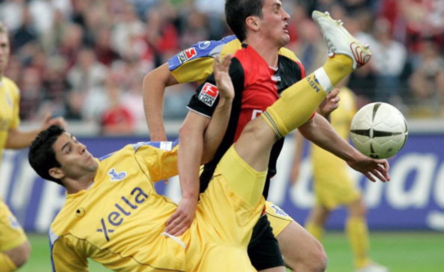 Pablo Cáceres en el MSV Duisburg. Foto: archivo El País