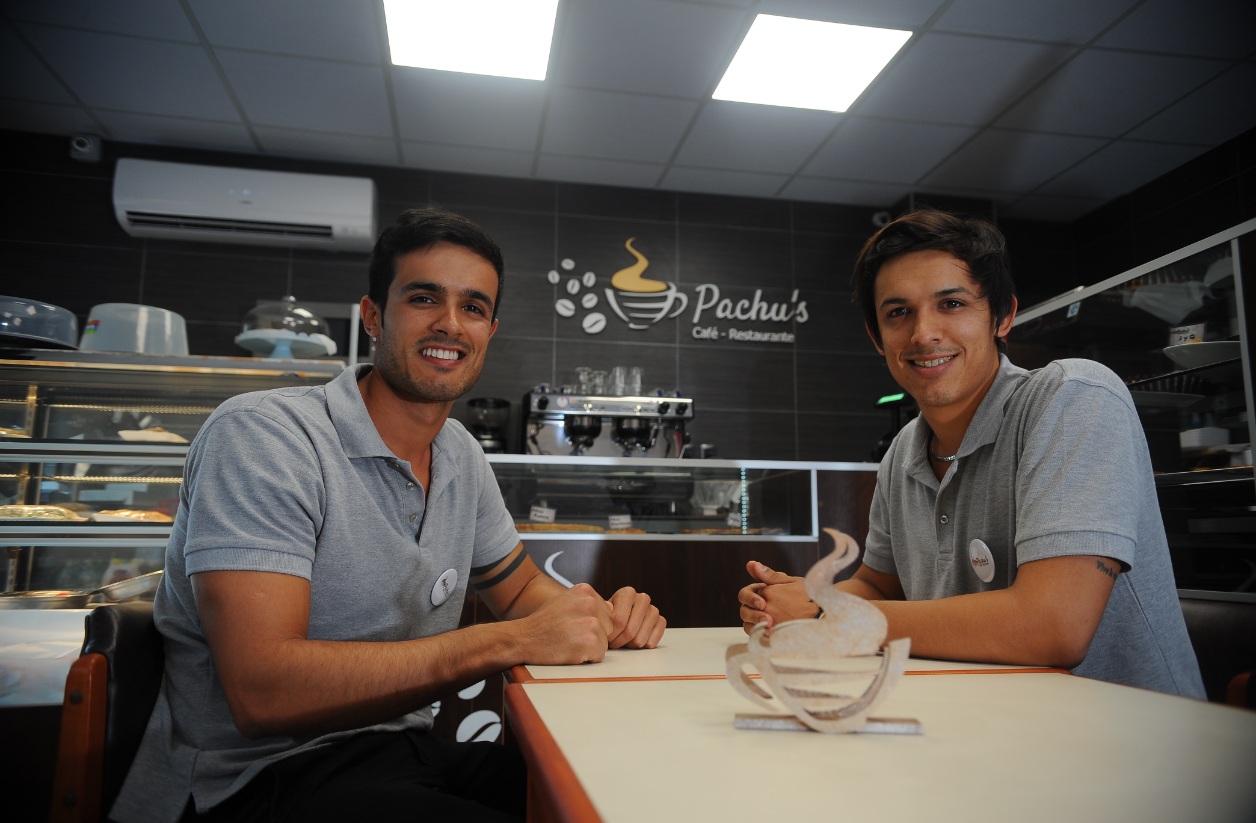 Marcos 'Pachu' Ifrán junto a su hermano Pablo. Foto: Fernando Ponzetto