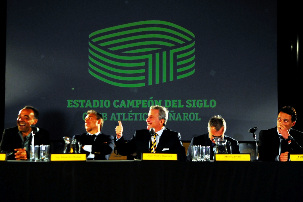 Damiani y su felicidad al momento de anunciar la fiesta carbonera. Foto: F. Ponzetto