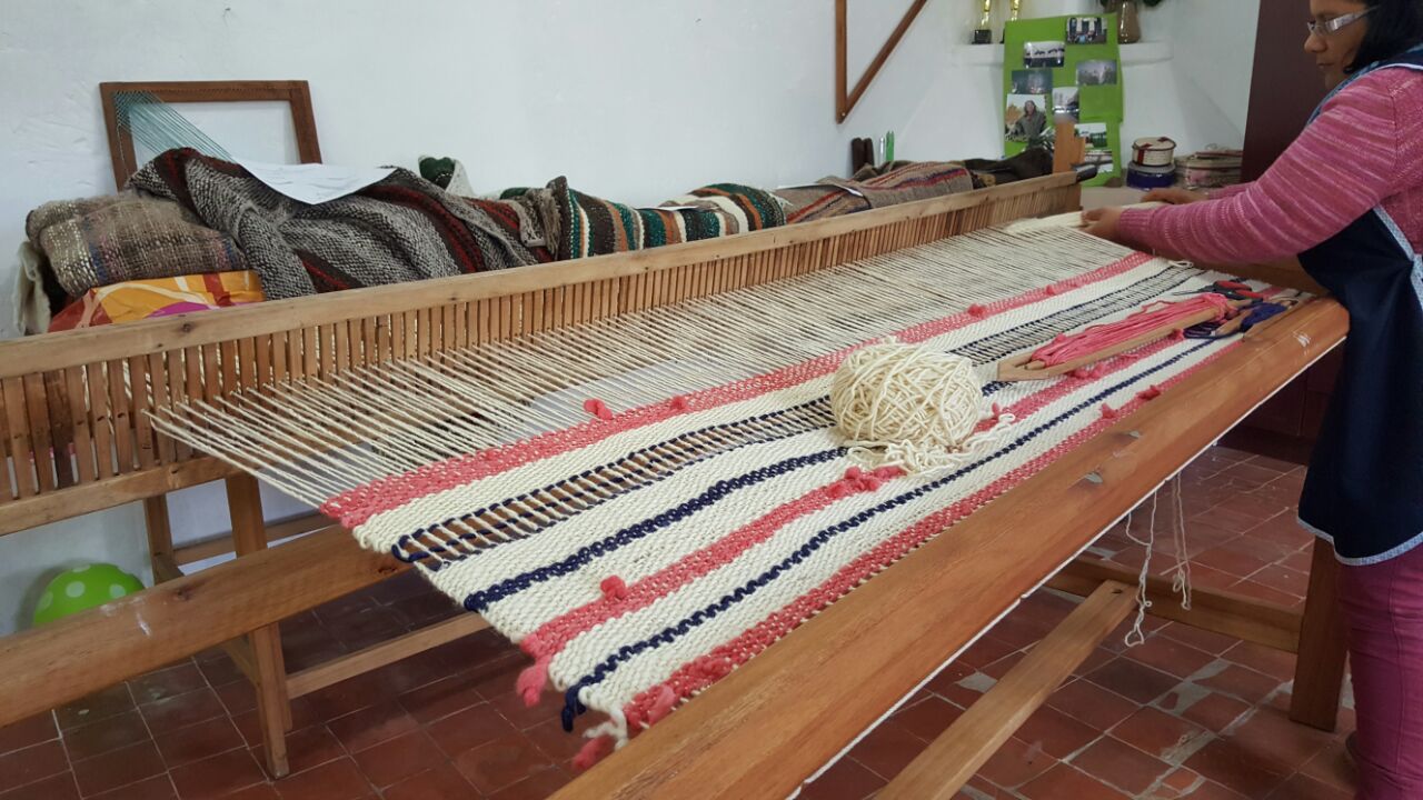 El eterno femenino de una imaginativa pintora