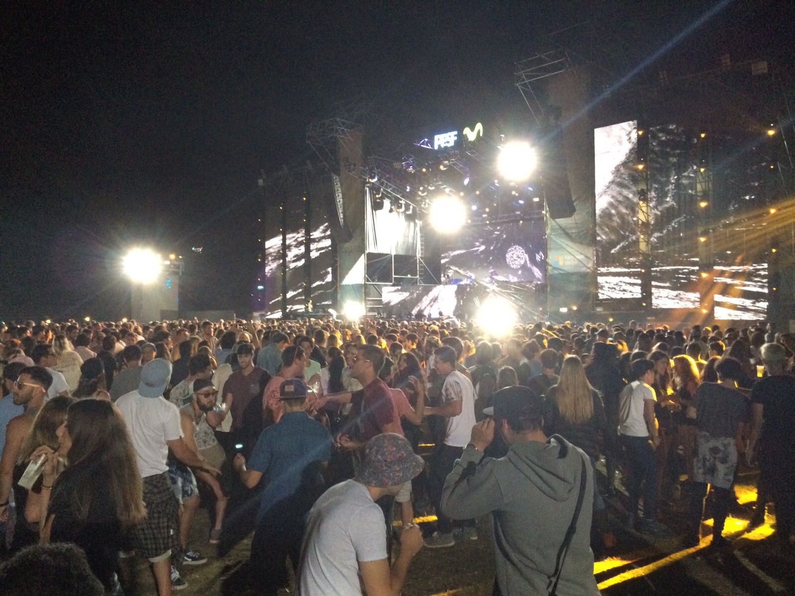 El eterno femenino de una imaginativa pintora