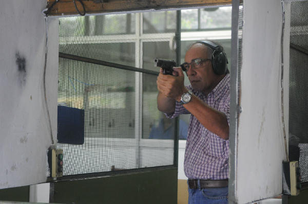 Una buena concentración es esencial para el tirador (Foto: Ariel Colmegna)