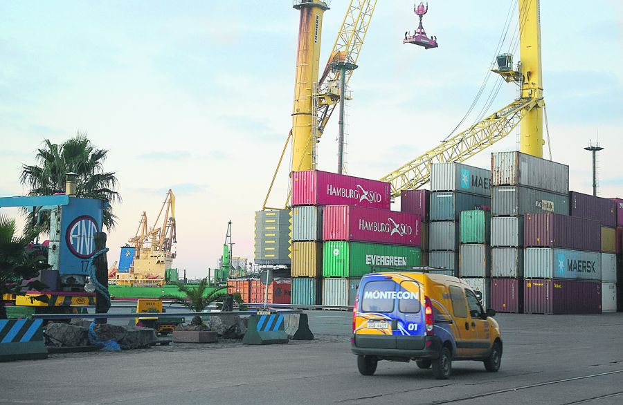 Montecon: la operadora portuaria reclama poder instalar grúas pórtico. Foto: G. Pérez