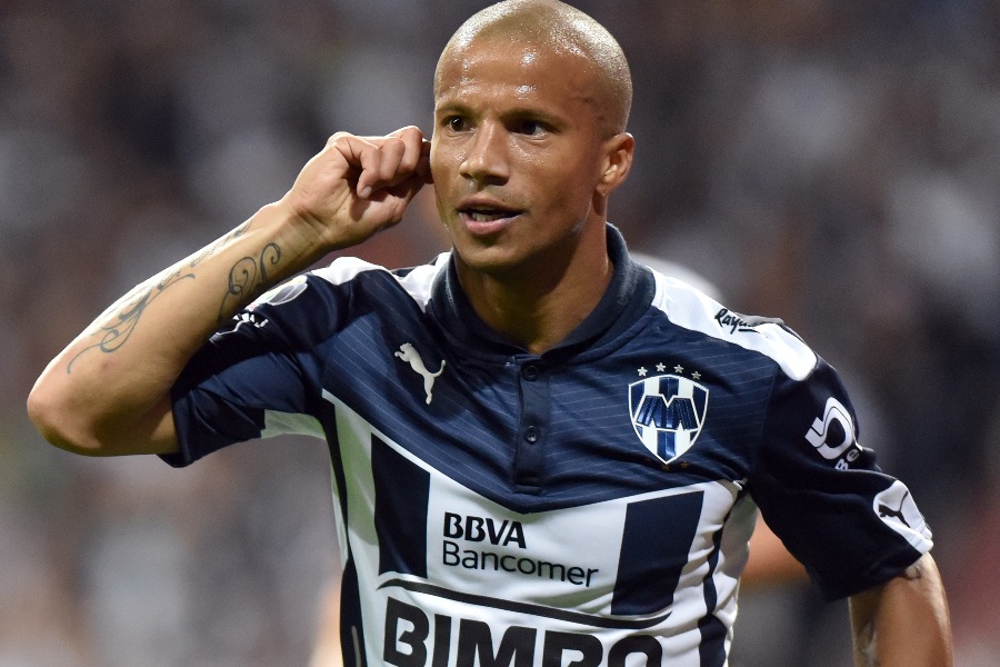 El eterno femenino de una imaginativa pintora