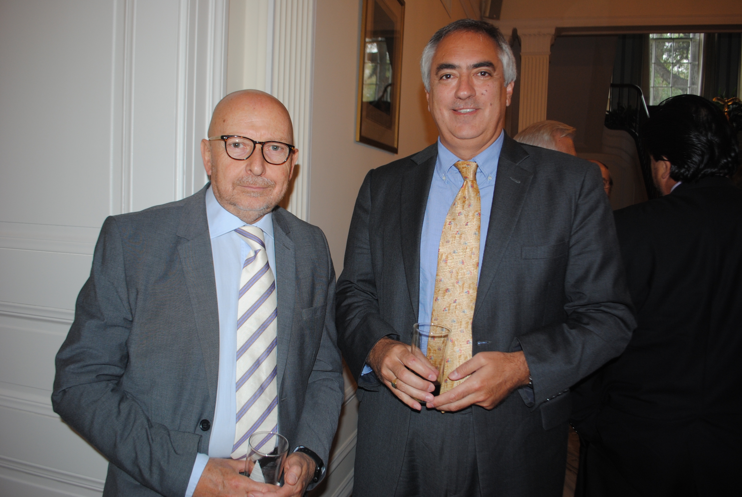 Ricardo Nario, James T. Crow.