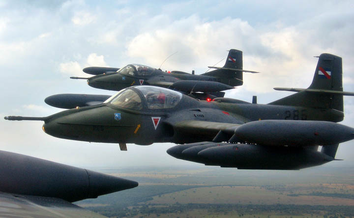 Modelo A37, como el que cayó en Durazno. Foto: Fuerza Aérea Uruguaya