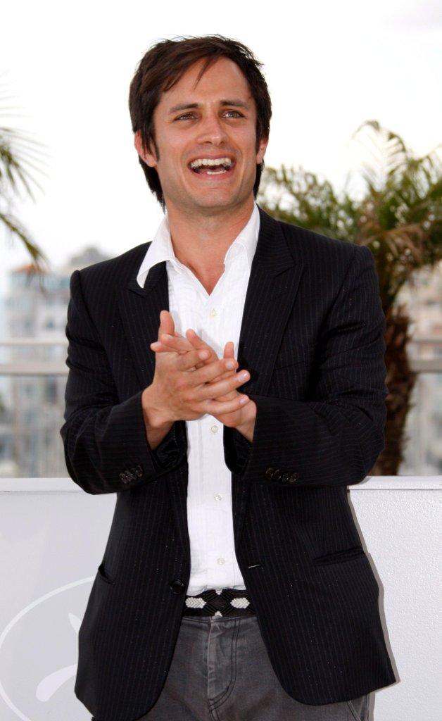 El eterno femenino de una imaginativa pintora