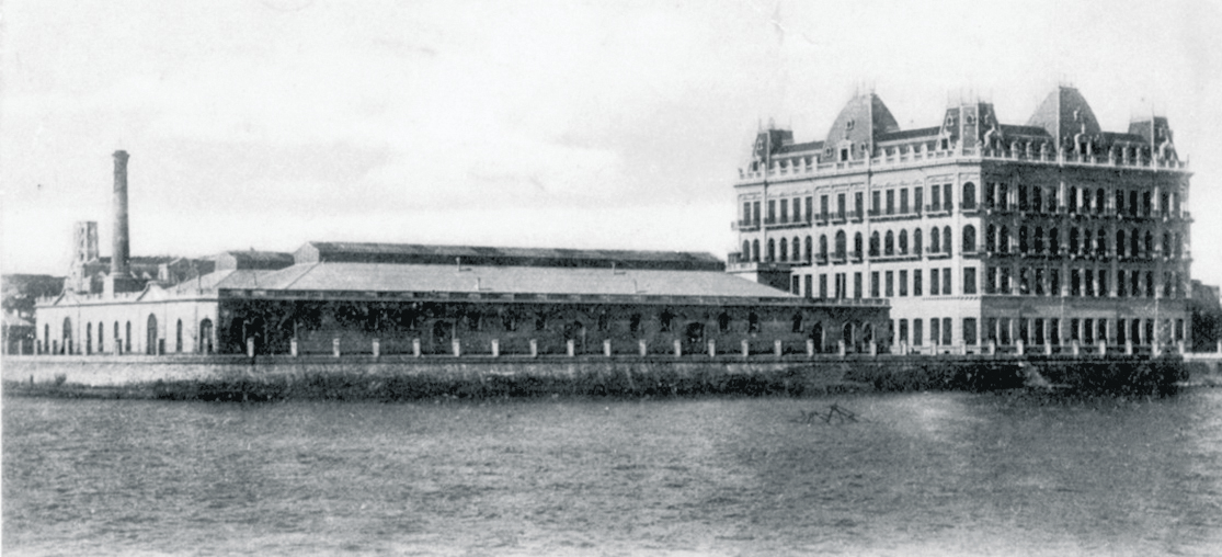 El eterno femenino de una imaginativa pintora