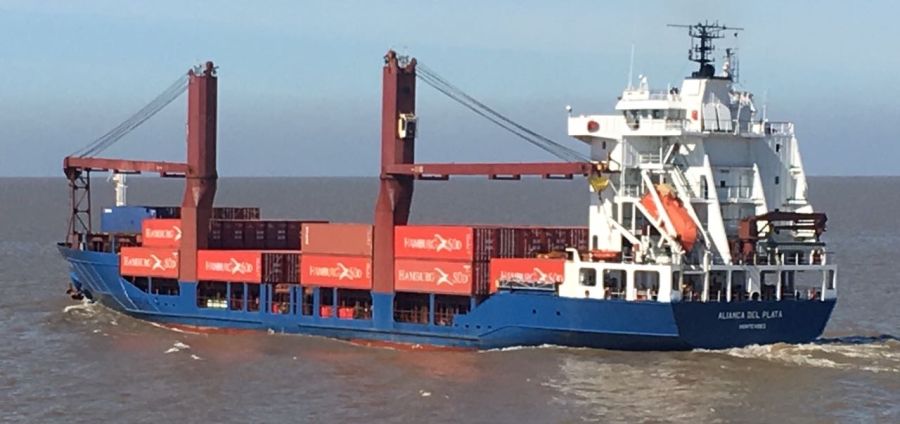 El eterno femenino de una imaginativa pintora