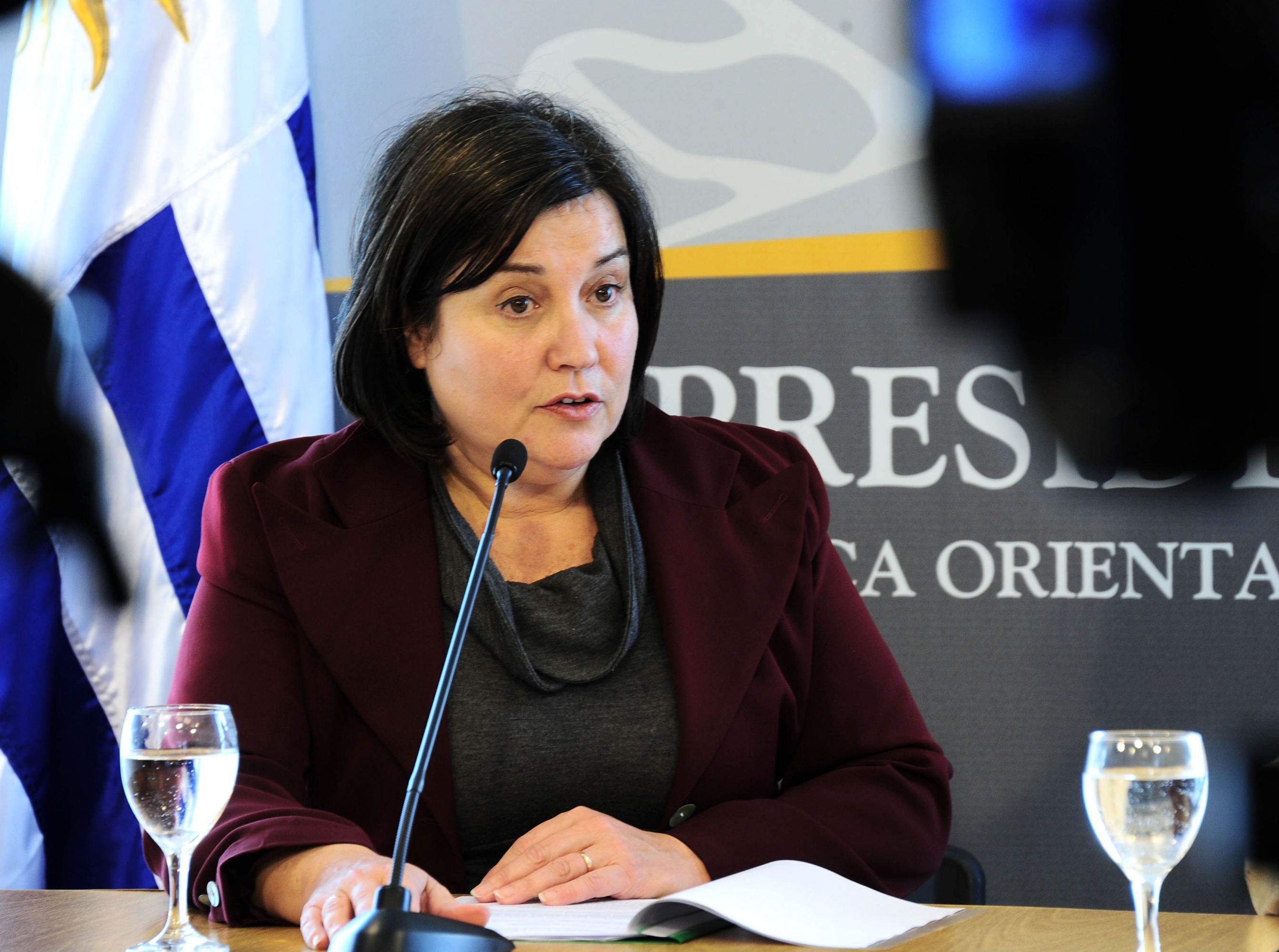 El eterno femenino de una imaginativa pintora