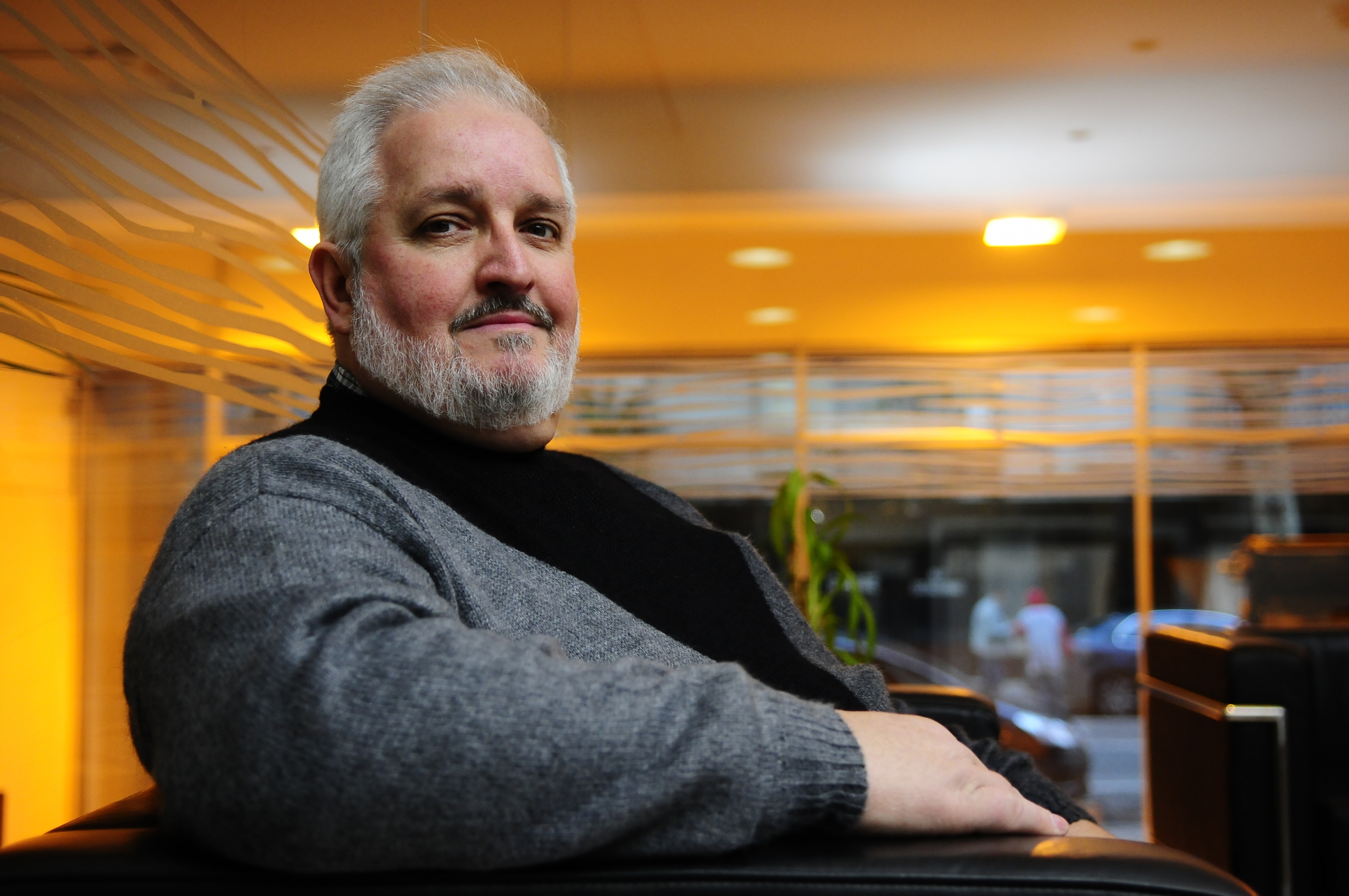 El eterno femenino de una imaginativa pintora