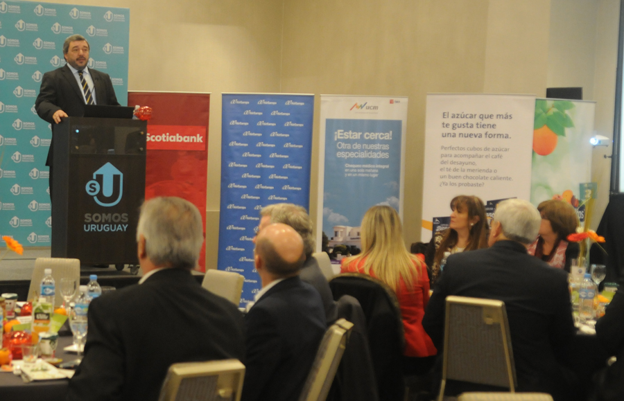 El eterno femenino de una imaginativa pintora