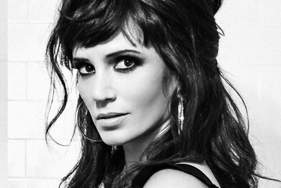 El eterno femenino de una imaginativa pintora