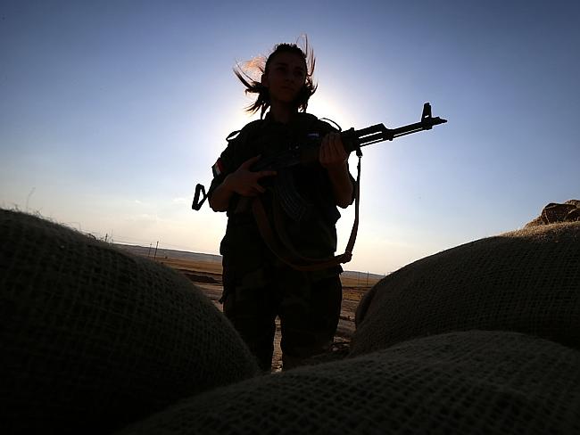 El eterno femenino de una imaginativa pintora