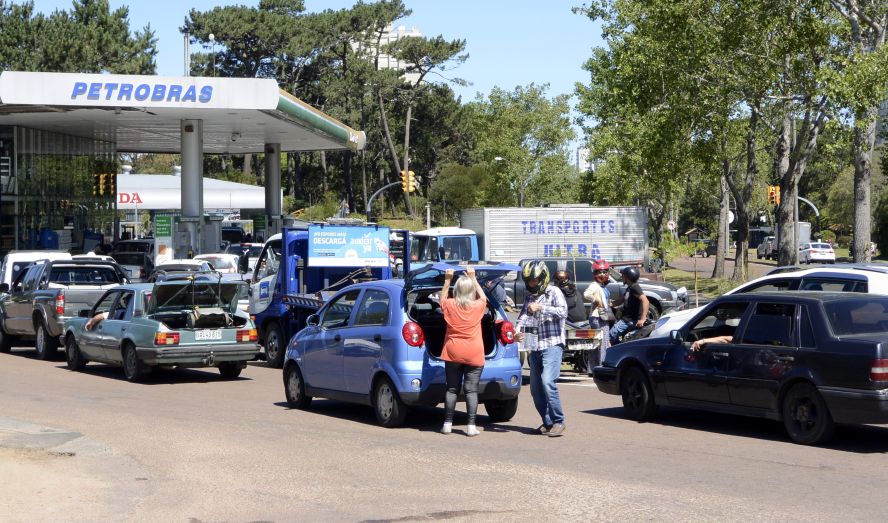 El eterno femenino de una imaginativa pintora