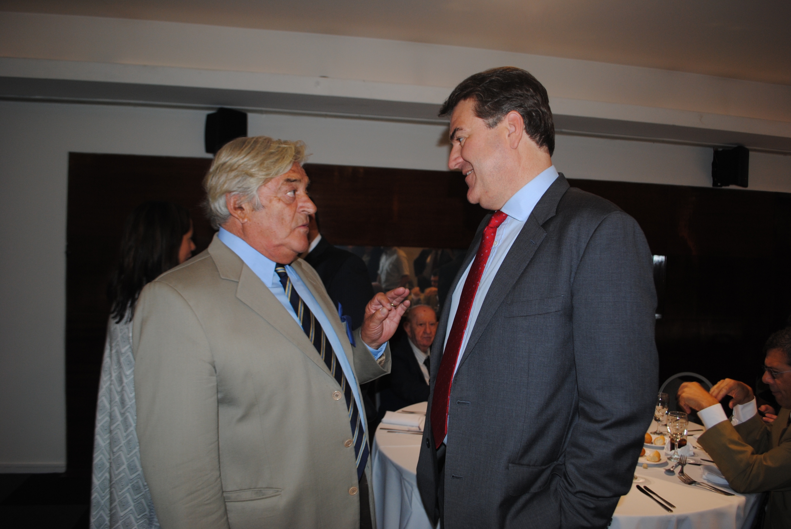 Luis Alberto Lacalle, Ben Lyster-Binns.