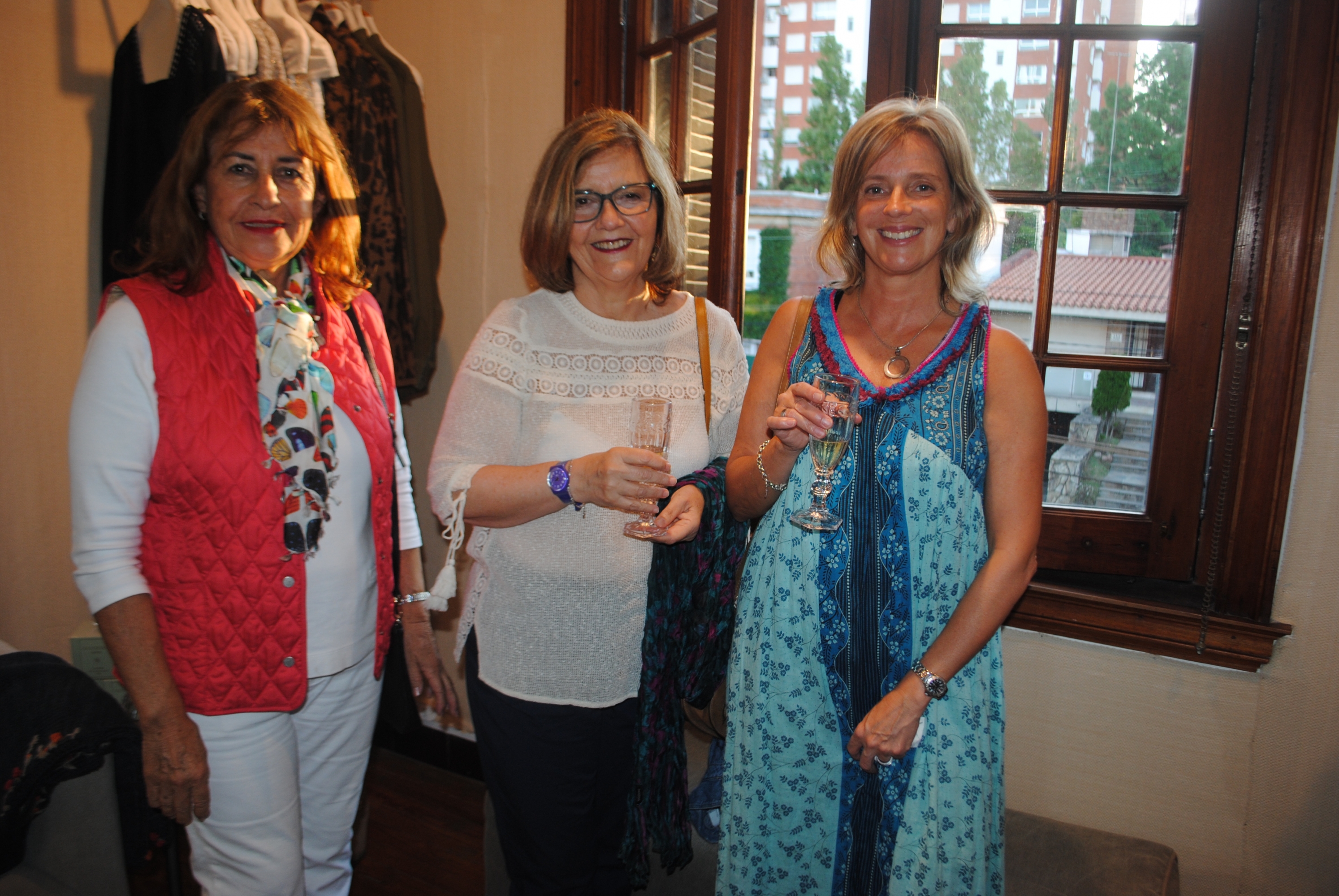 Mary Ann Decker, Celia Viana, Patricia Lezama.