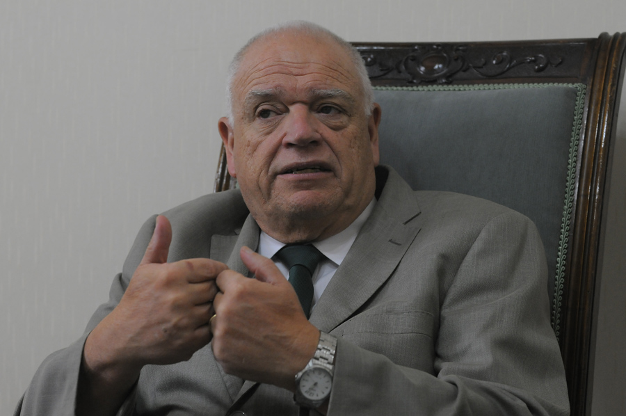 El eterno femenino de una imaginativa pintora