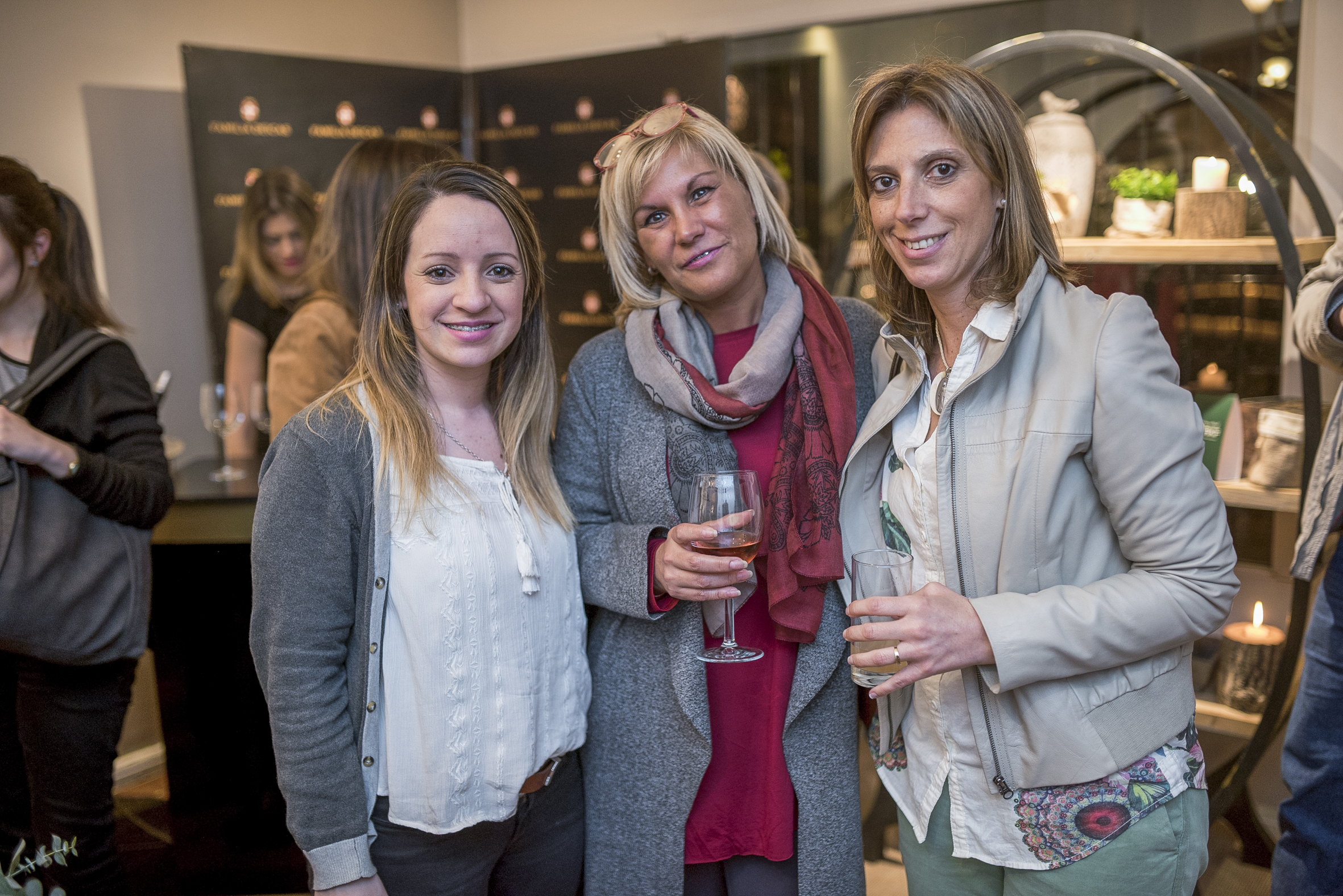 Pilar Silvia, Cecil Marenares, Silvana Viola.