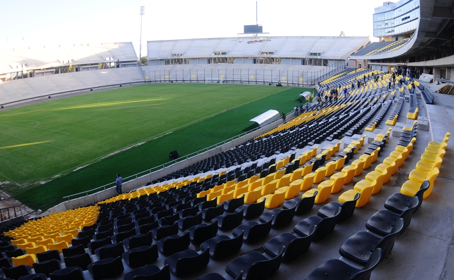 Todo listo. El Estadio Campeón del Siglo está pronto tras larga espera y ahora abre las puertas a sus hinchas para hacer rugir las tribunas en la inauguración.
