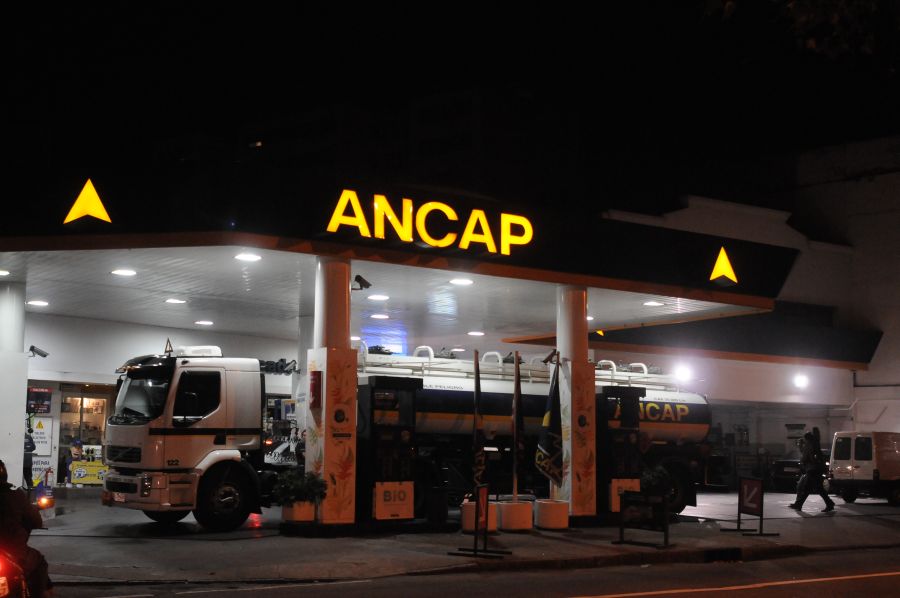 El eterno femenino de una imaginativa pintora