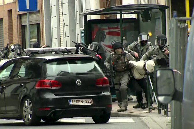 El eterno femenino de una imaginativa pintora