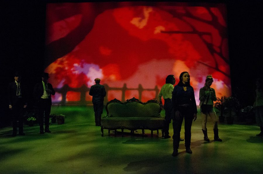 El eterno femenino de una imaginativa pintora