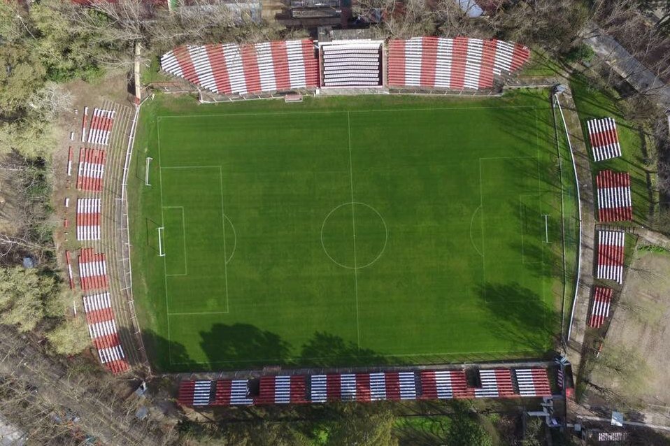 El eterno femenino de una imaginativa pintora