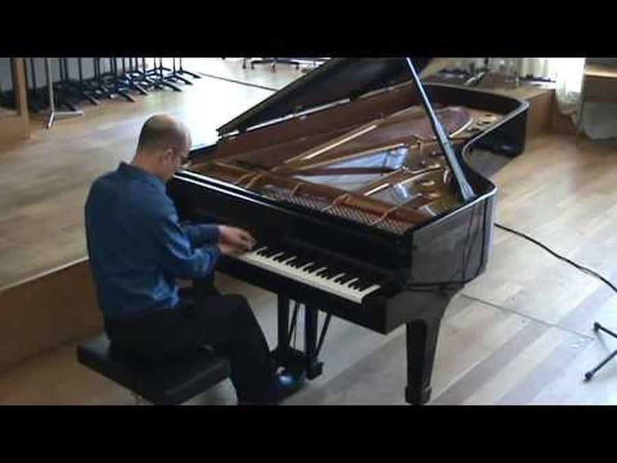 El eterno femenino de una imaginativa pintora