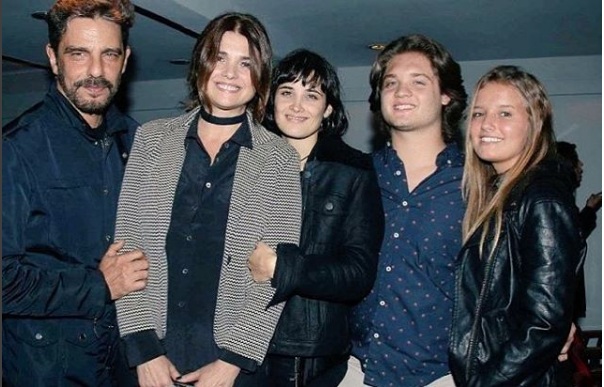 El eterno femenino de una imaginativa pintora