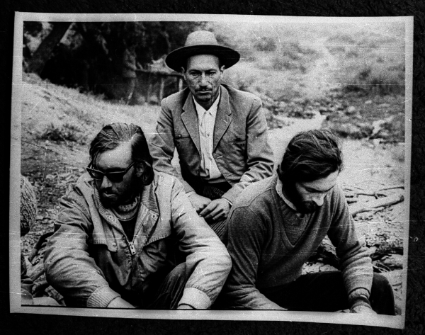 Parrado y Canessa junto al arriero chileno Sergio Catalán.