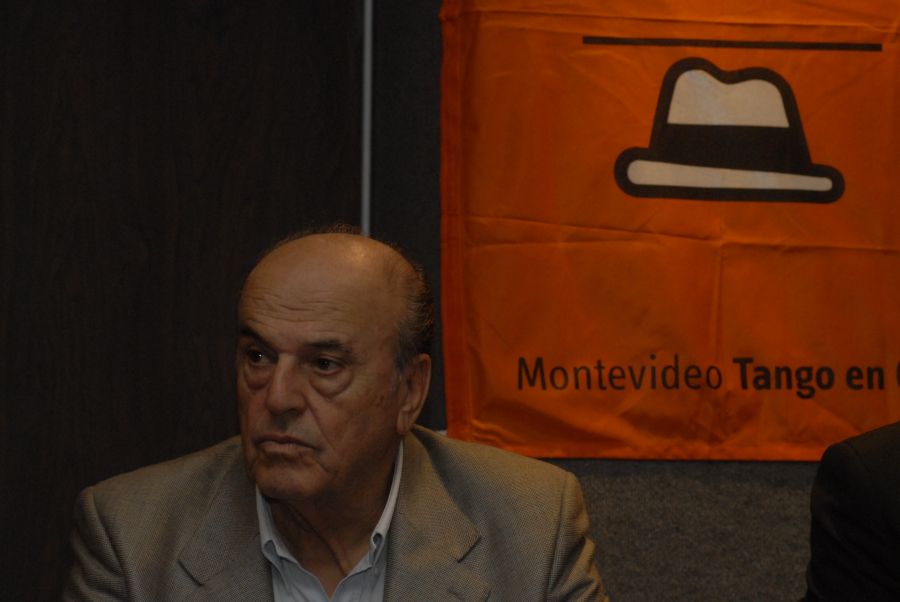 El eterno femenino de una imaginativa pintora