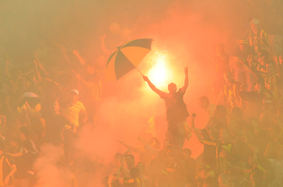 El eterno femenino de una imaginativa pintora